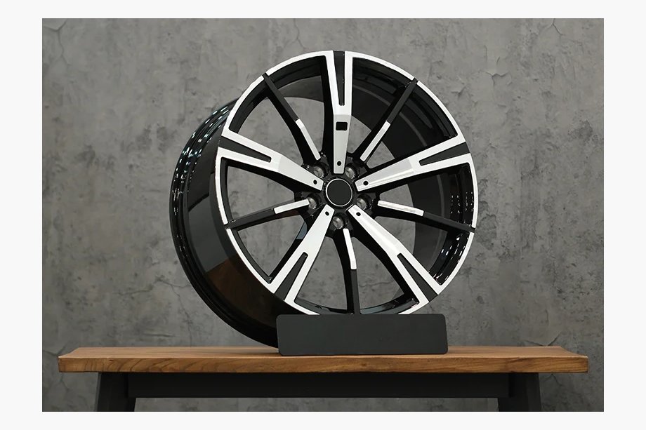 BMW 5/i5 séria G60/G60E/G61 2023– Kované OEM disky R20 (4 ks) Image