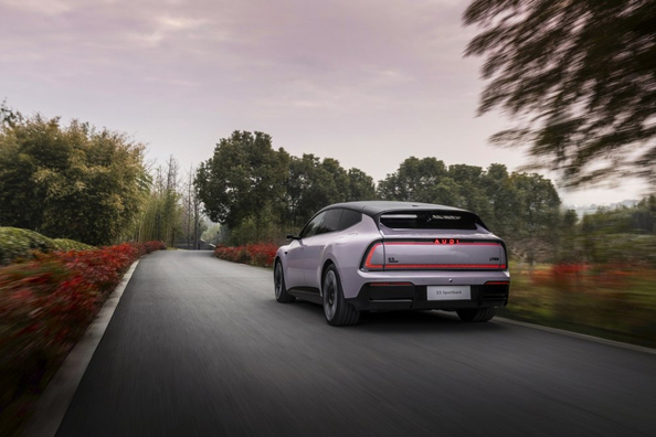 Recenzia AUDI E5 Sportback: Technológie budúcnosti v karosérii typu liftback Fotografia 4