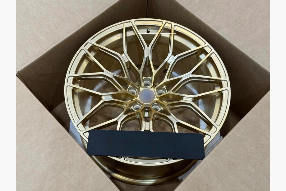 BMW 2. séria G42 2021– Kované OEM disky R19 R20 V4 (4 ks) Image