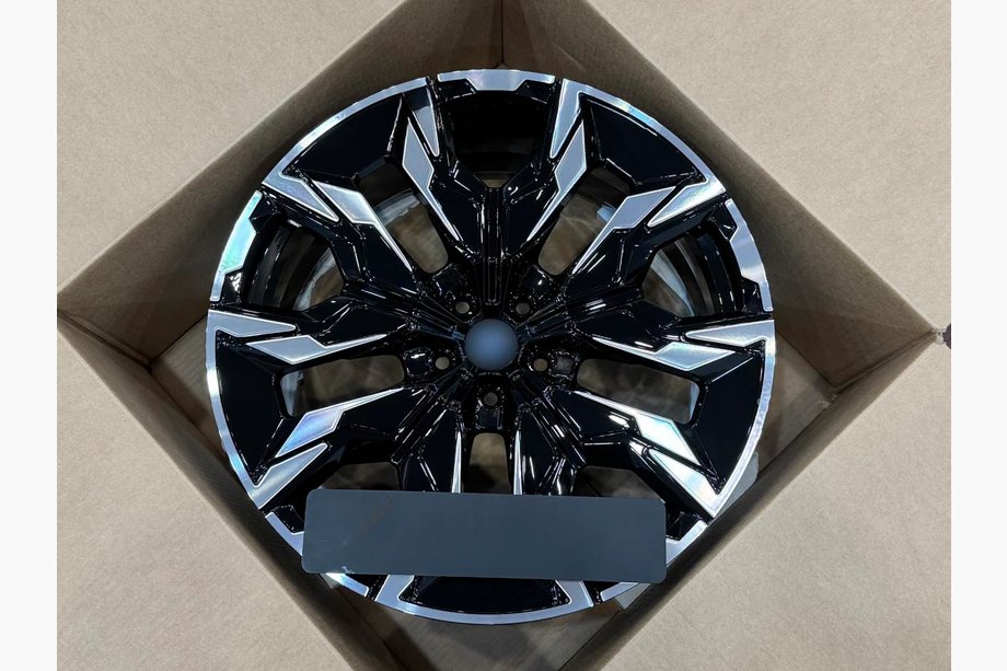 BMW 5/i5 séria G60/G60E/G61 2023– Kované disky OEM R21 V4 (4 ks) Image