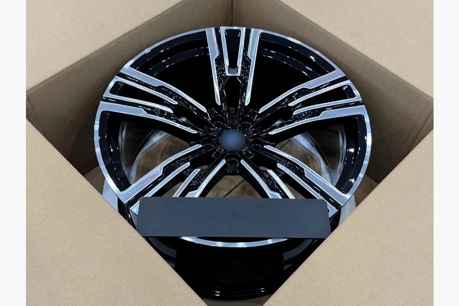 BMW radu 7 G70/G71 2022– OEM kované disky R21 (4 ks) Fotografia 3