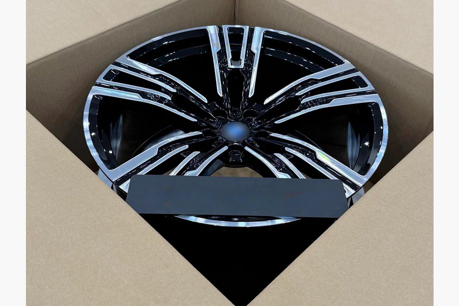 BMW radu 7 G70/G71 2022– OEM kované disky R21 (4 ks) Fotografia 4