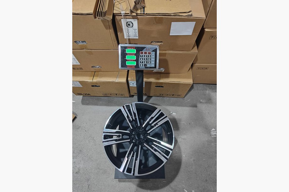BMW radu 7 G70/G71 2022– OEM kované disky R21 (4 ks) Fotografia 13