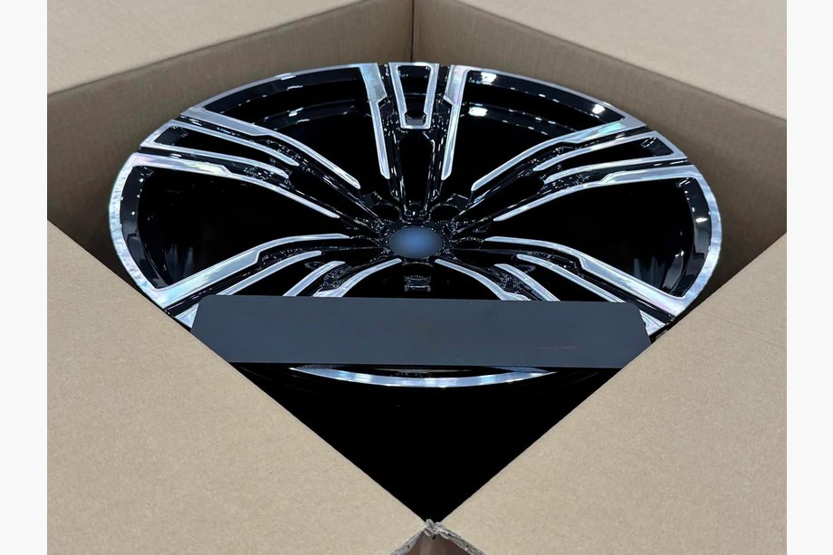 BMW radu 7 G70/G71 2022– OEM kované disky R21 (4 ks) Fotografia 5
