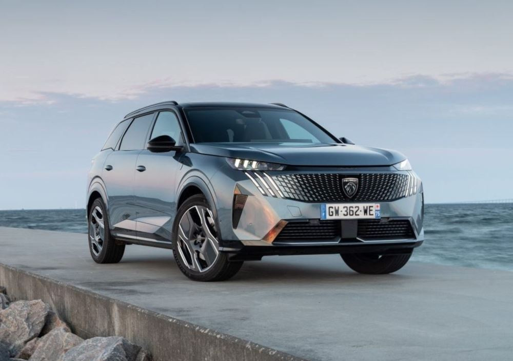 Test hybridného Peugeot 5008 tretej generácie