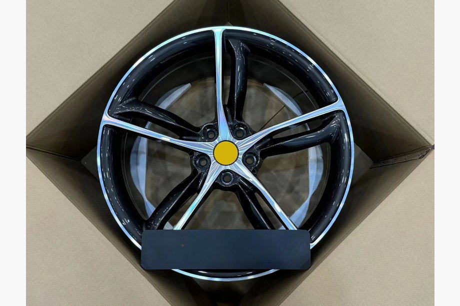 Ferrari 488 GTB 2015–2019 Kované disky OEM R20 V3 (4 ks) Fotografia 1