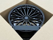 Lamborghini Urus 2018– Kované disky OEM R23 V5 (4 ks) fotografia 3