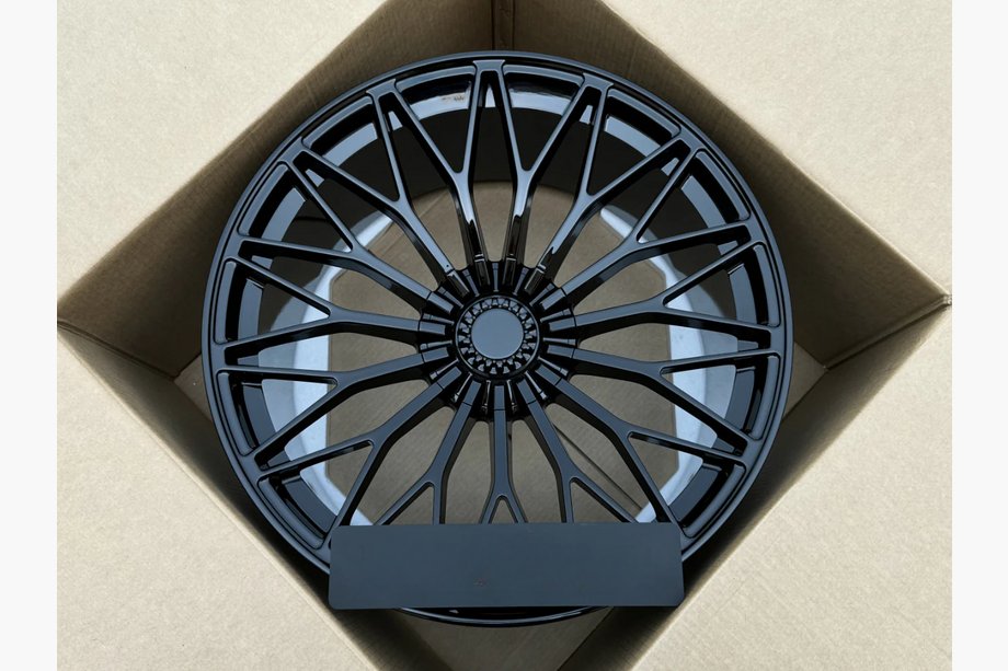 Lamborghini Urus 2018– Kované disky OEM R23 V5 (4 ks) Image