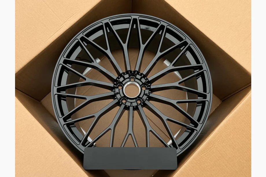 Lamborghini Urus 2018– Kované disky OEM R23 V7 (4 ks) Image