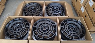 Land Rover Defender 2019– Kované disky OEM R20 V4 (4 ks) fotografia 8