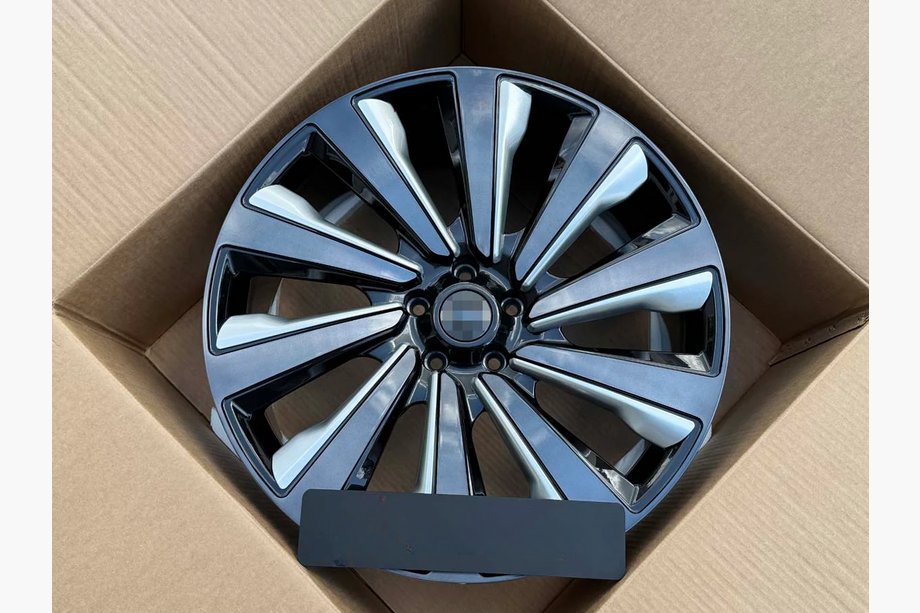 Range Rover V L460 2021– Kované OEM disky R22 (4 ks) Image