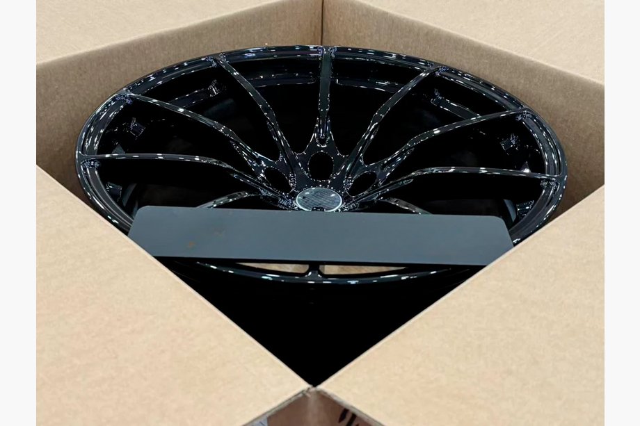 McLaren 540C/570S 2015–2020 OEM kované disky R19 R20 V1 (4 ks) Fotografia 5