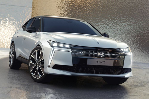 Test DS N°4 2025: hybridné verzie pre ekologický prémiový segment