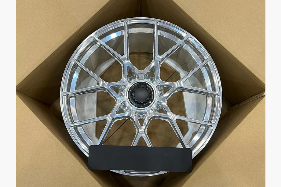 Porsche 911 (992) 2018– Kované OEM disky R20 R21 V16 (4 ks) Image