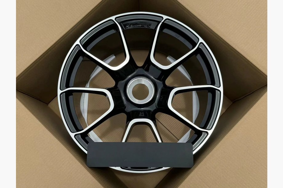 Porsche 911 (992) 2018– Kované OEM disky R20 R21 V18 (4 ks) Image