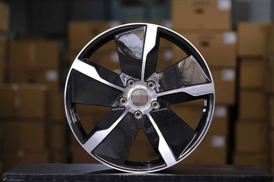 Porsche Taycan 2019– Kované OEM disky R20 (4 ks) Image