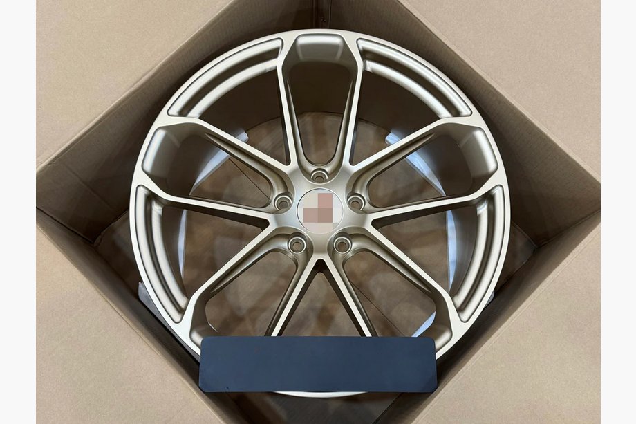 Porsche Cayenne 2018– Kované OEM disky R22 V10 (4 ks) Image
