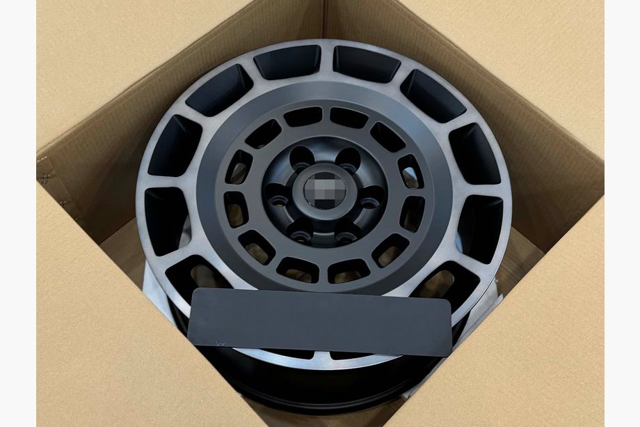 Toyota Land Cruiser 300 2021– Kované disky OEM R20 V2 (4 ks) Fotografia 2