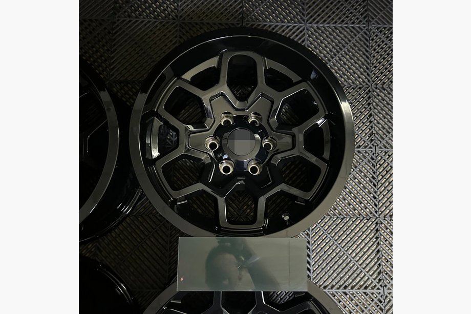 Toyota Hilux 2015– Kované disky OEM R17 (4 ks) Image