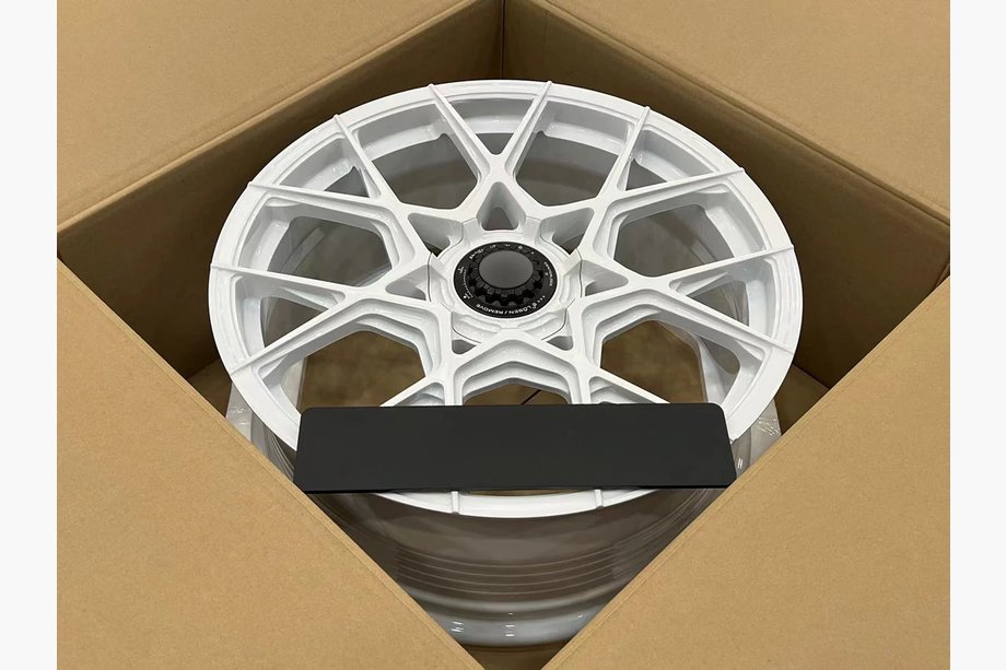 Lexus LFA 2010–2013 Kované disky OEM R20 V2 (4 ks) Fotografia 3