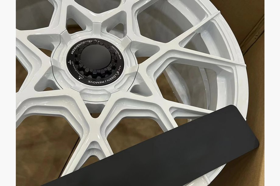 Lexus LFA 2010–2013 Kované disky OEM R20 V2 (4 ks) Fotografia 6