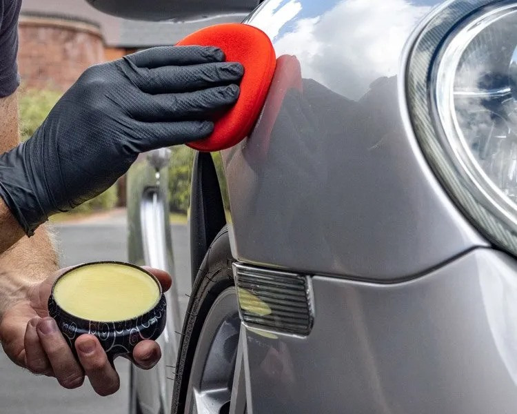 Ako si vybrať vosk na auto: zaručený lesk a ochrana
