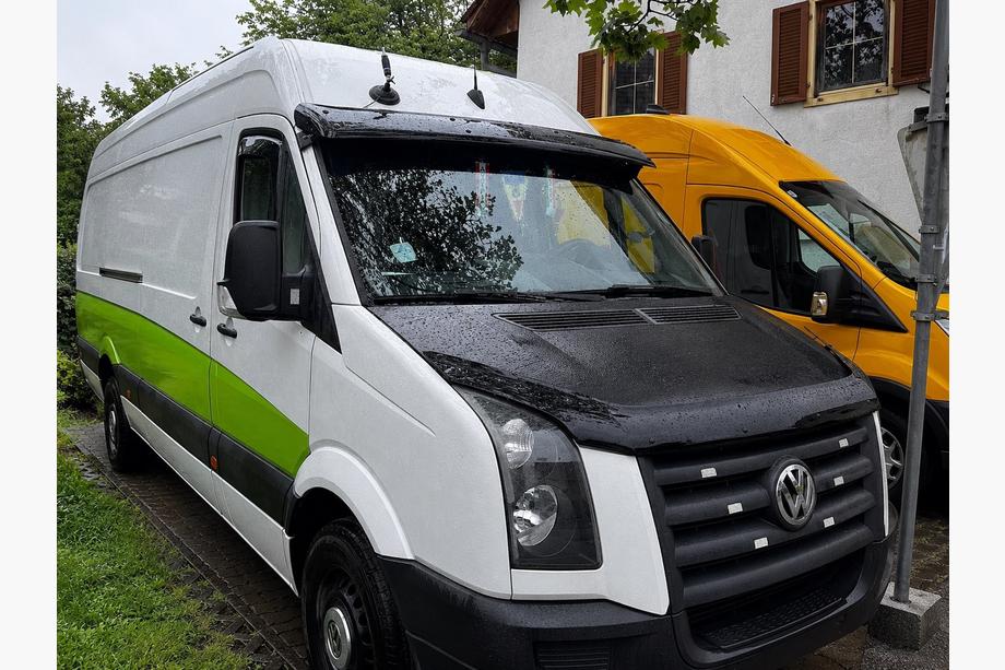 Volkswagen Crafter 2006–2016 Deflektor na čelné sklo V-4 (čierny lesk, 5 mm) Image