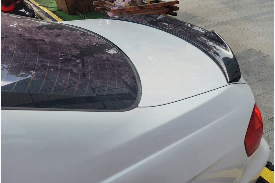 BMW 3 rad E90/E91 2005–2011 Spojler v štýle M4 (pre E90, čierny lesklý) Image