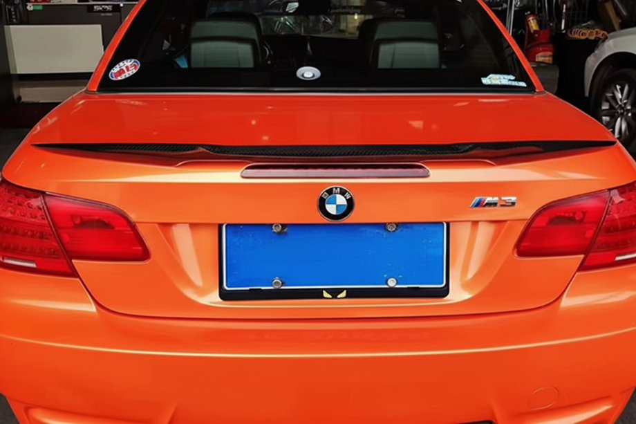 BMW 3. séria E92/E93 2006–2013 Spojler M4-Style (pre E93, lesklá čierna) Fotografia 1