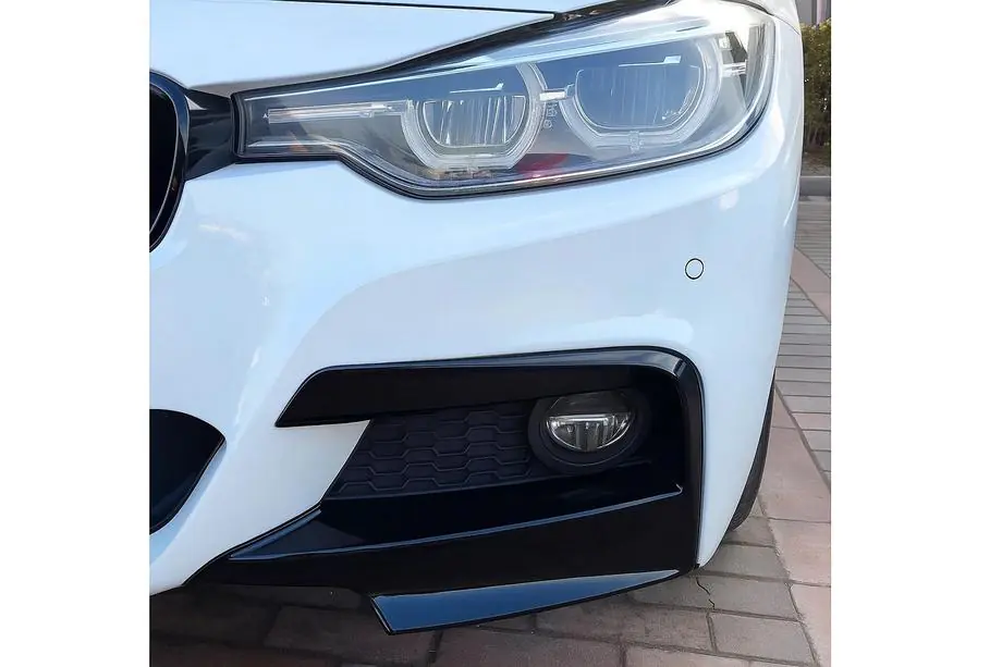BMW rad 3 F30/F31 2012–2019 Rohové splittery predného nárazníka JIE Flap (pre M-Sport, ABS) Fotografia 2