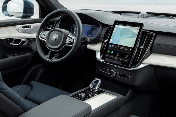 Volvo XC90 II (2024): Luxusné rodinné SUV s hybridnými technológiami Fotografia 5