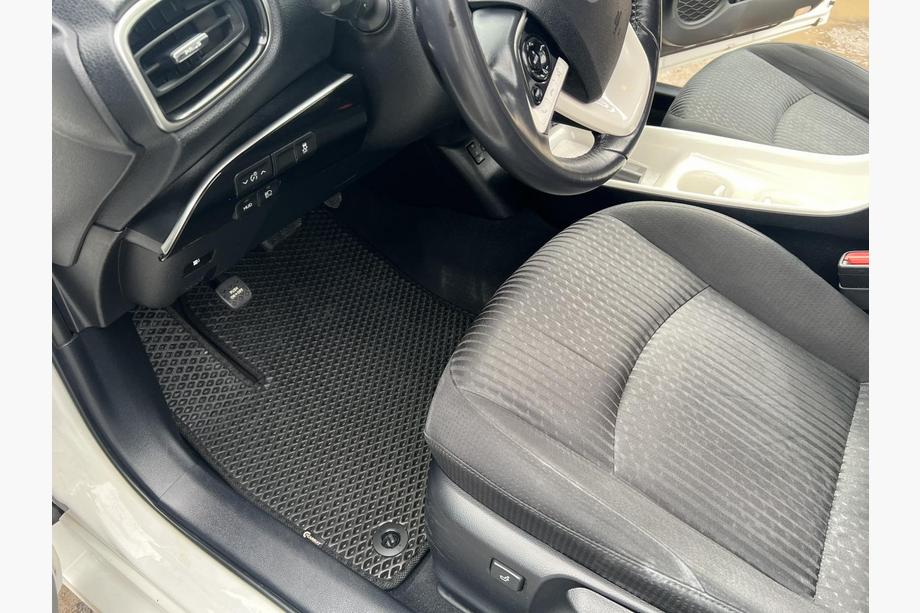 Toyota Prius 2015–2022 EVA autokoberce (LB, čierne) Image