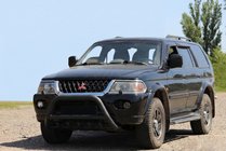 Mitsubishi Pajero Sport 1996–2007 Bullbar WT003 Black (nerez) fotografia 3