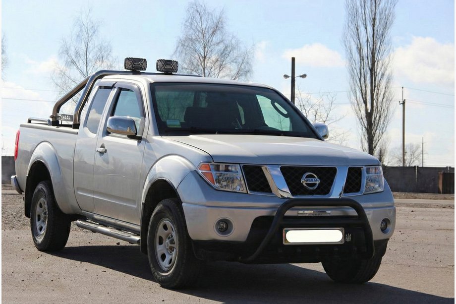 Nissan Navara 2006–2015 Bullbar WT003 Black (nerez) Image