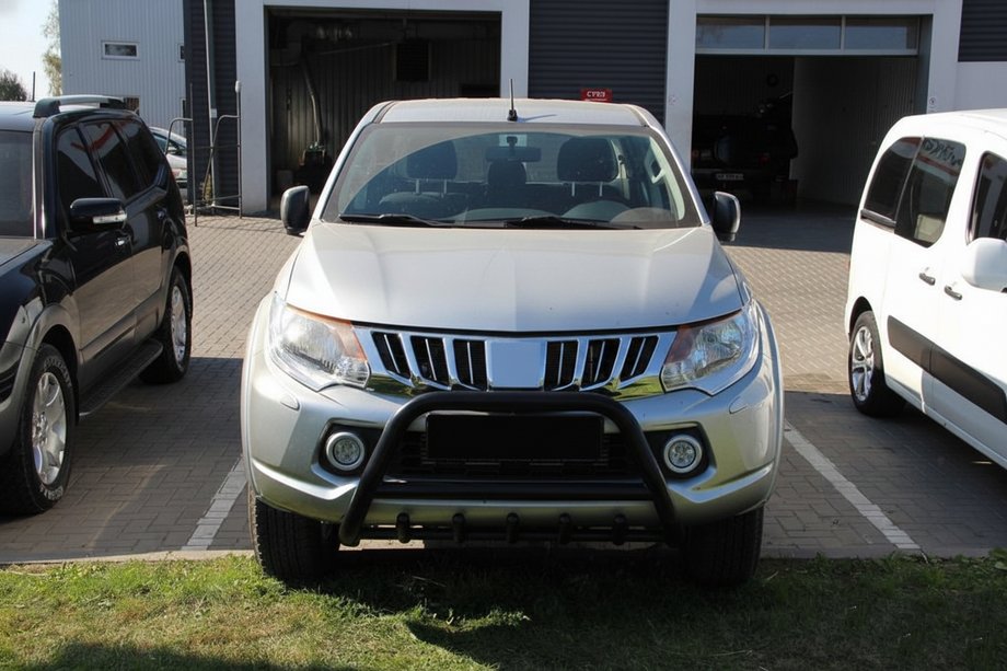 Mitsubishi L200 2015–2024 Bullbar WT003 Black (nerez) Fotografia 5