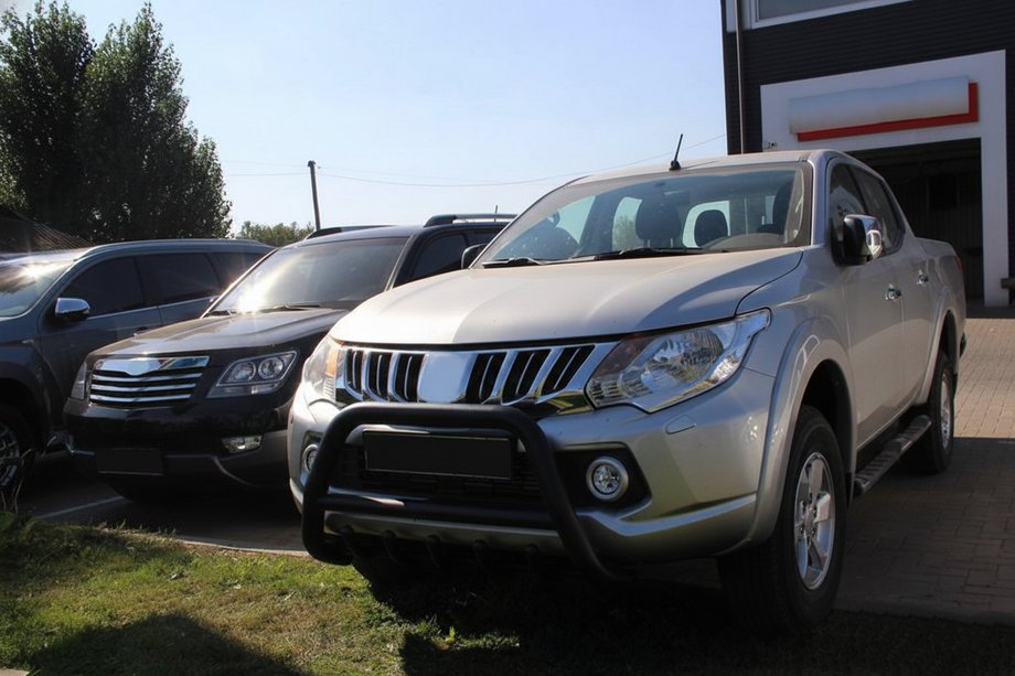 Mitsubishi L200 2015–2024 Bullbar WT003 Black (nerez) Fotografia 7