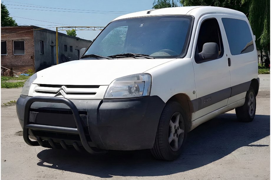 Peugeot Partner 1996–2008 Bullbar WT003 Black (nerez) Image