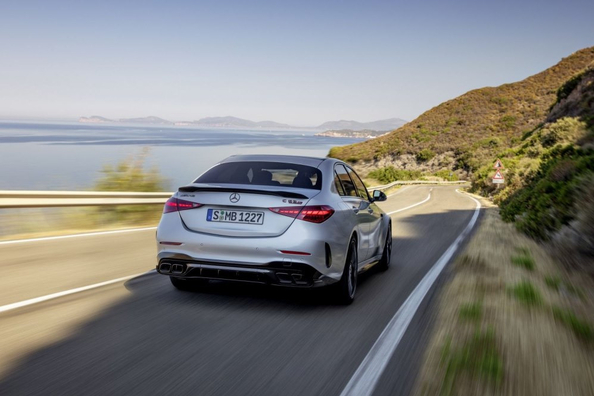 Recenzia Mercedes-Benz C-class AMG C 63 SE Performance (W206): dynamický plug-in hybrid v prémiovom segmente Fotografia 2