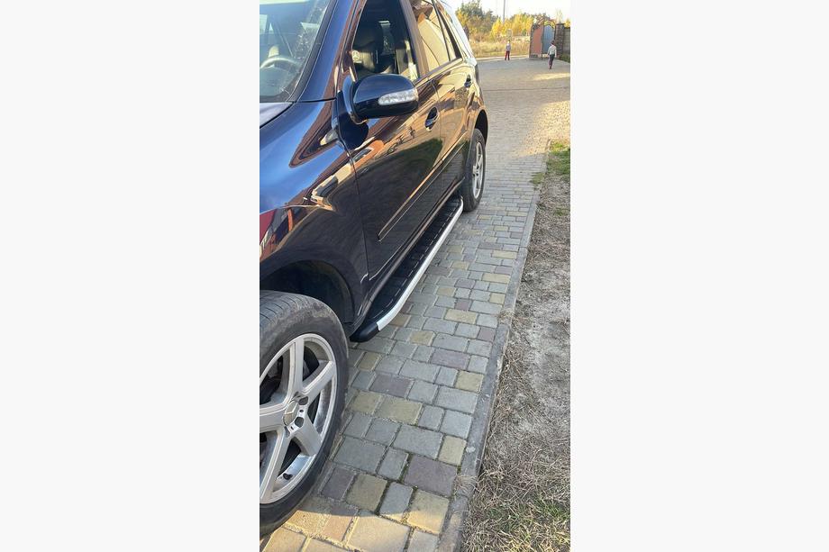 Mercedes ML W164 2005–2011 Bočné nášľapy Fullmond (2 ks, hliník) Image