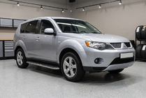 Mitsubishi Outlander 2006–2012 Bočné prahy Maydos V1 (2 ks, hliník ↗ nehrdzavejúca oceľ) fotografia 1
