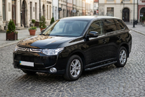 Mitsubishi Outlander 2012–2021 Bočné nášľapy Allmond Black (2 ks, hliník) fotografia 1