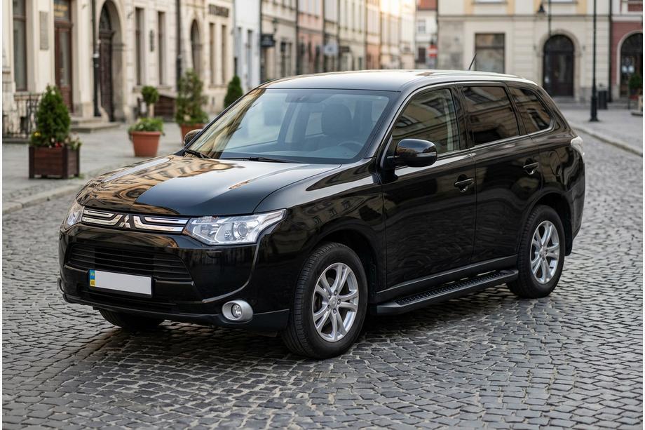 Mitsubishi Outlander 2012–2021 Bočné nášľapy Allmond Black (2 ks, hliník) Image