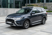 Mitsubishi Outlander 2012–2021 Bočné nášľapy Rainbow (2 ks, hliník) fotografia 1