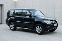 Mitsubishi Pajero Wagon IV 2006–2021 Bočné nášľapy Fullmond (2 ks, hliník) fotografia 1