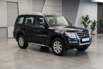 Mitsubishi Pajero Wagon IV 2006–2021 Bočné nášľapy Sunrise (2 ks, hliník) fotografia 1