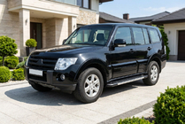 Mitsubishi Pajero Wagon IV 2006–2021 Bočné nášľapy RedLine V1 (2 ks, hliník) fotografia 1