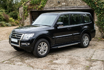 Mitsubishi Pajero Wagon IV 2006–2021 Bočné nášľapy Duru (2 ks, hliník) fotografia 1