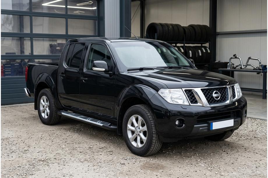 Nissan Navara 2006–2015 Bočné nášľapy Sunrise (2 ks, hliník) Image