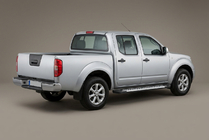 Nissan Navara 2006–2015 Bočné prahy Line (2 ks, hliník) fotografia 1
