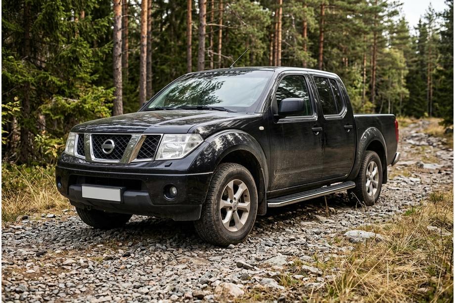 Nissan Navara 2006–2015 Bočné prahy Maydos V1 (2 ks, hliník ↗ nehrdzavejúca oceľ) Image